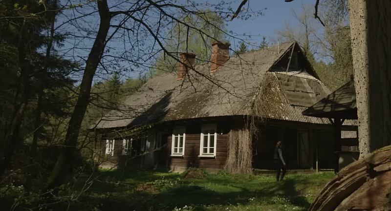 Kadr z Filmu "Simona"